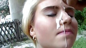 Gadis comel dengan pendakap video lucah siam gigi mengusik dengan buah dada kendor mudanya